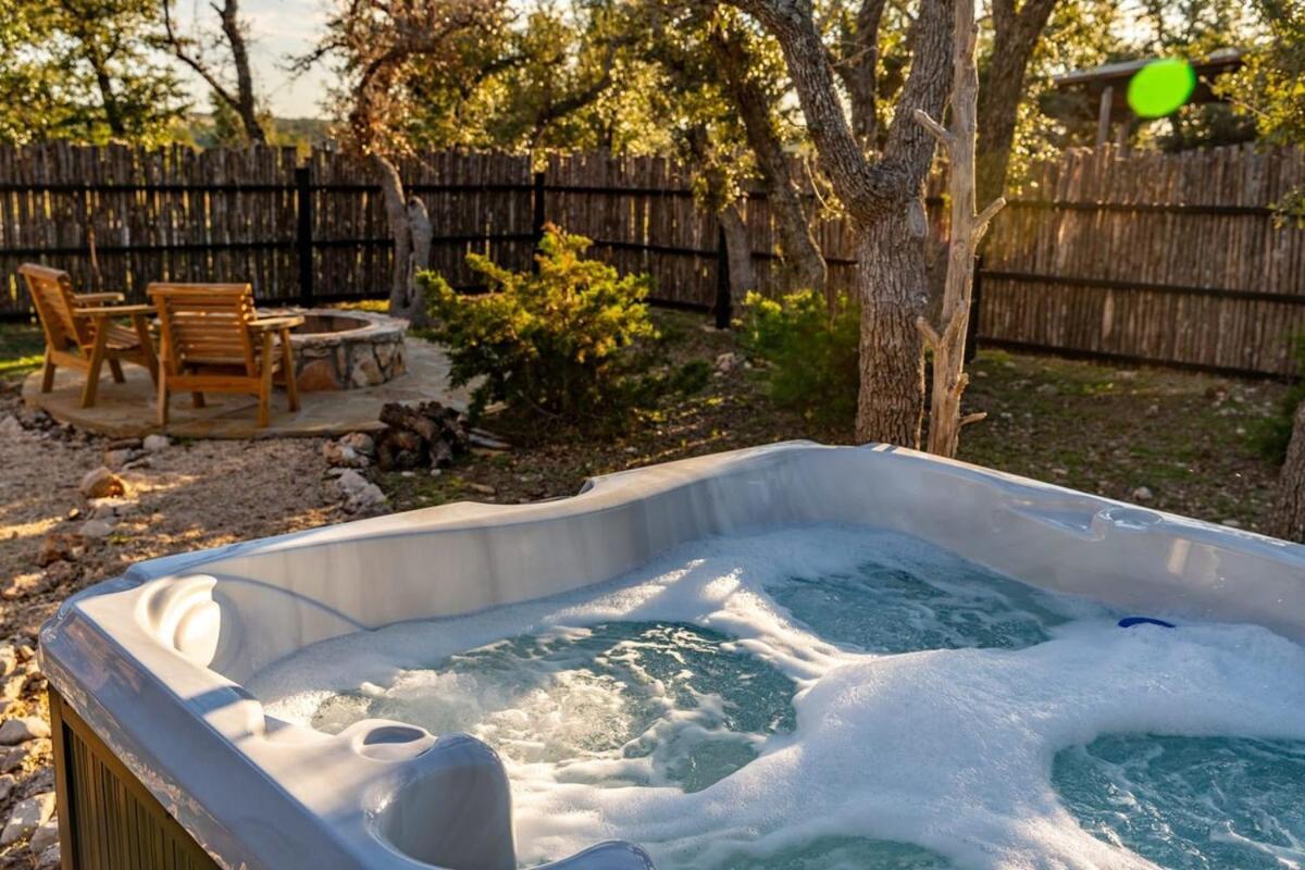 Rockin' R - Rustic Star Cabin Fredericksburg Bagian luar foto