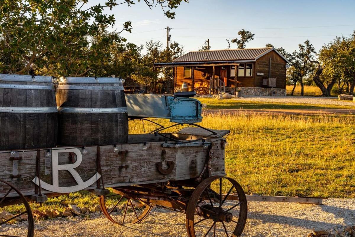 Rockin' R - Rustic Star Cabin Fredericksburg Bagian luar foto